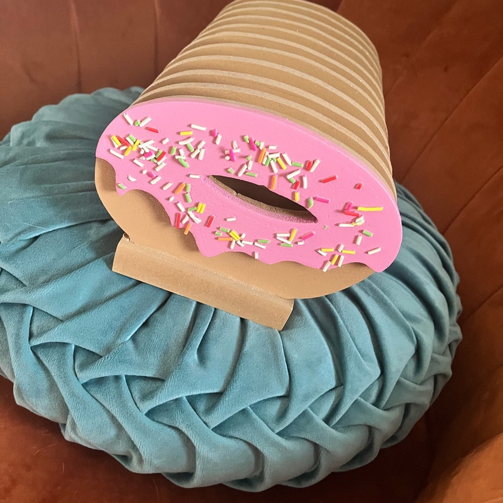 For her vanity donut palette holder